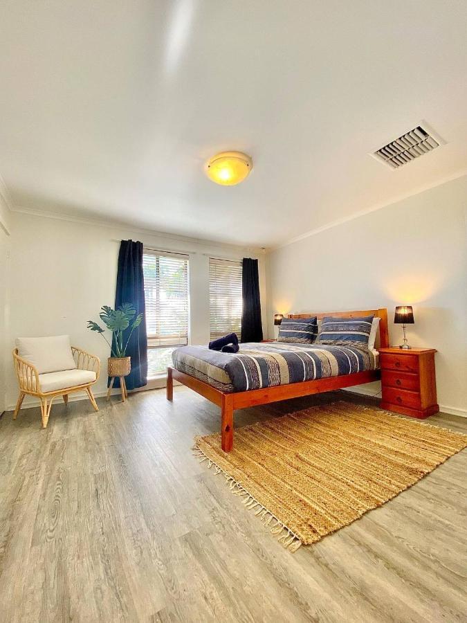 Beach House Opposite Ocean 4 Bed 2 Bathroom With Pool Geraldton Exterior foto